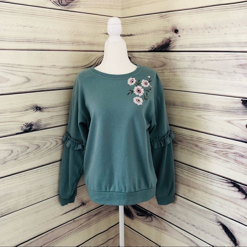 Urbanology Blue-Green Floral Ruffle Crewneck Sweatshirt